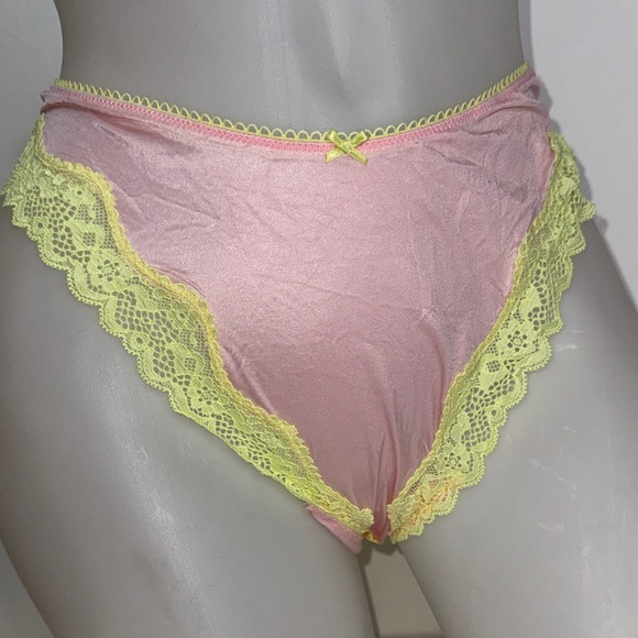 🔥Victoria's Secret Pink Panties with Yellow Lace thong Sz L NWT - Picture 2 of 4